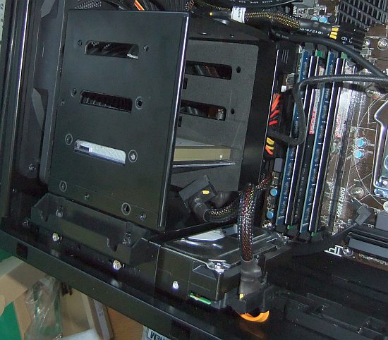 HDD搭載方法を変更。