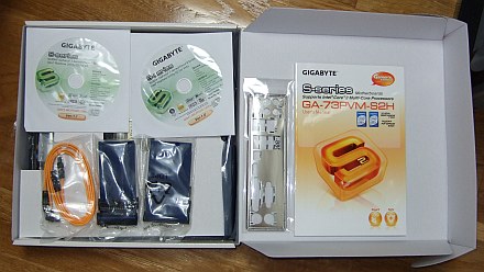 GIGABYTE GA-73PVM-S2H箱の中1
