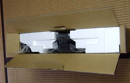 BenQ G2400Wの箱、開けてみた