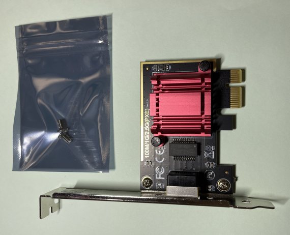 無印 RTL8125B 2.5Gbps NIC 内容物