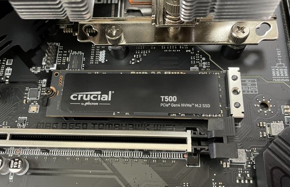 初のAM5 - Ryzen7 7700 - SSD装着