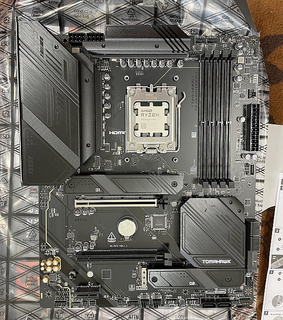 MSI MAG B650 TOMAHALK WIFI & Ryzen 7700