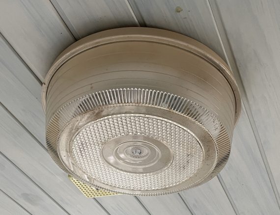 浴室の照明、LED灯へ 0