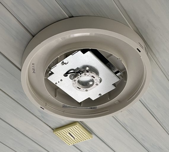 浴室の照、LED灯へ 4