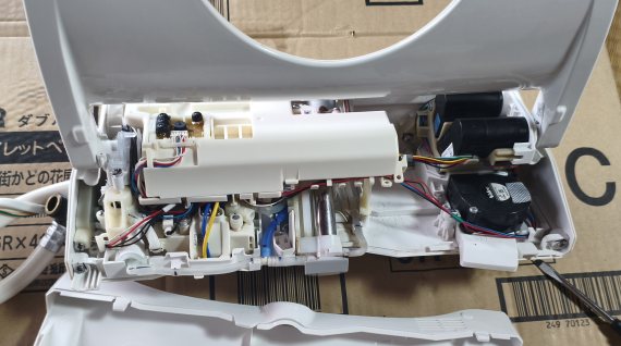 Panasonicの洗浄便座 - 分解