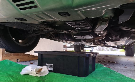 フォレスター《SJG》オイル交換 1